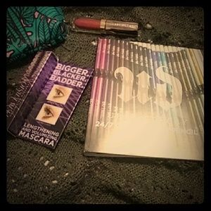 Urban Decay deluxe sample bundle
